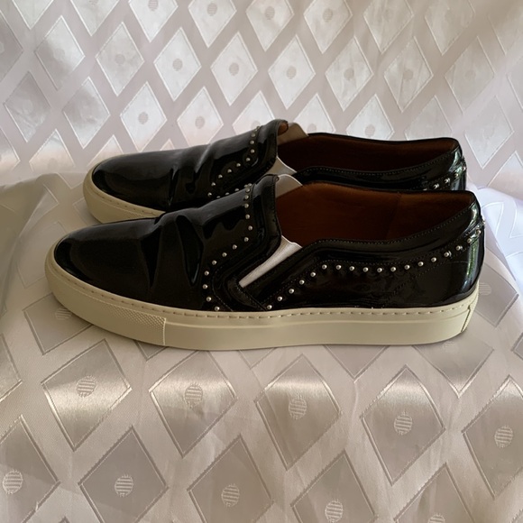 AUTHENTIC GIVENCHY black leather with studs SNEAKERS Size 40 Euro - Picture 3 of 10